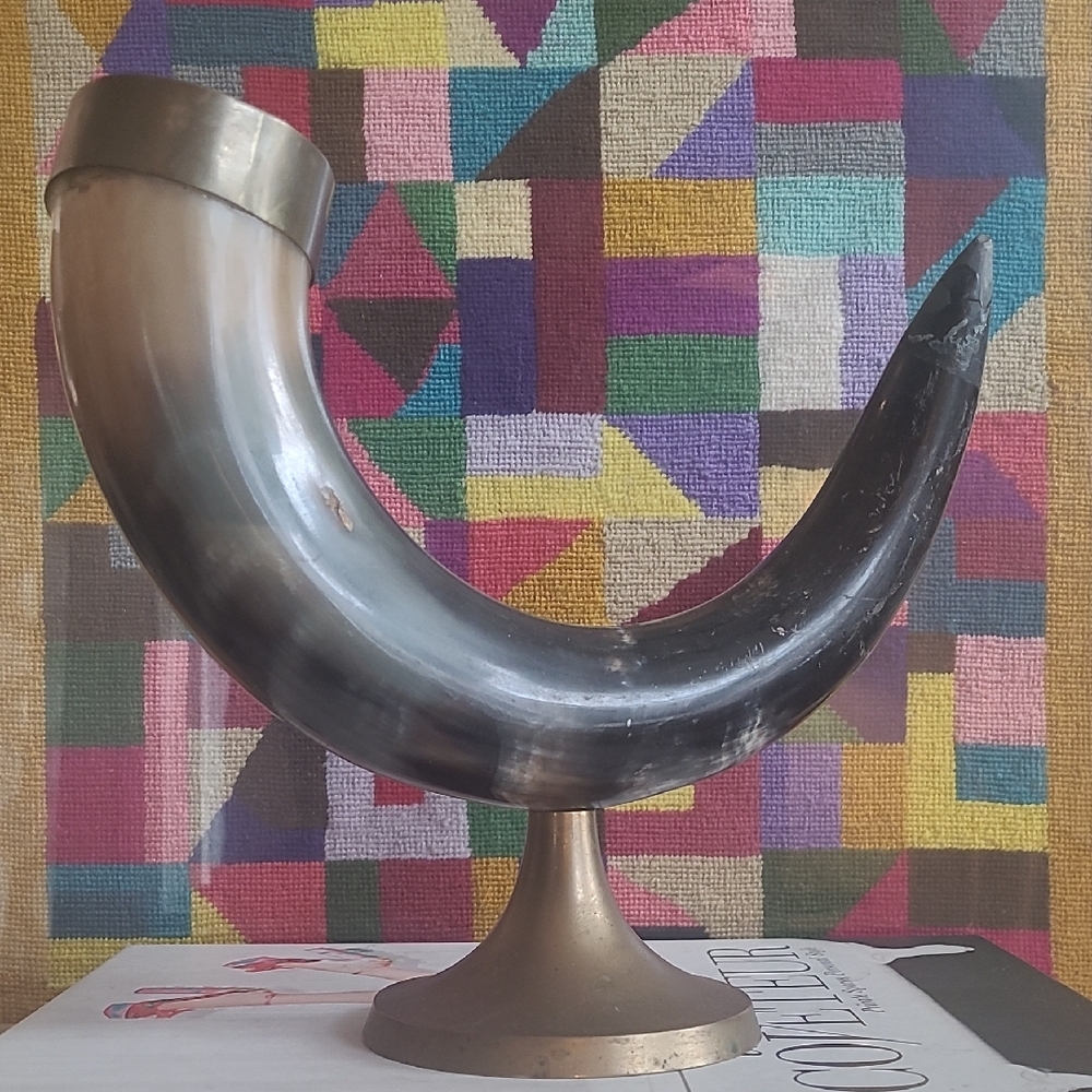 RARE DRINKING HORN SCULPTURE ON BRASS STAND